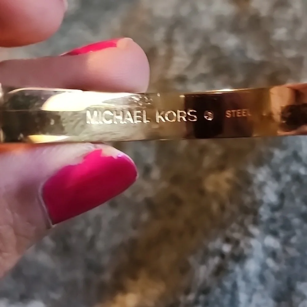 Michael Kors Y2K Magenta Gold Clasp Bracelet